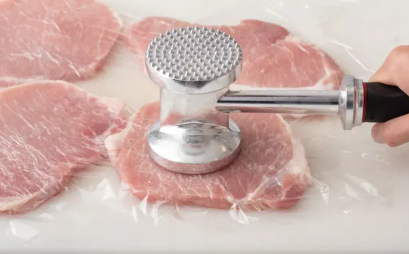 Thịt lợn chiên giòn kiểu Schnitzel (7)